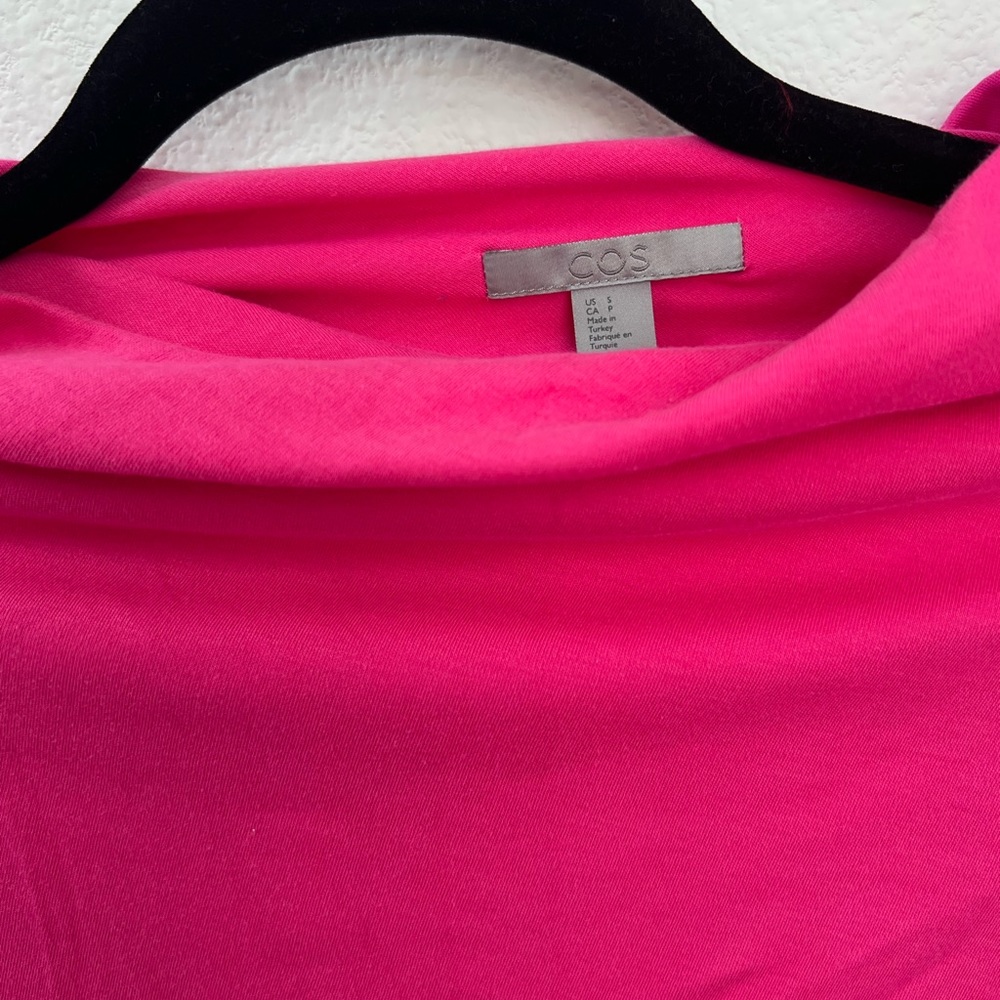 COS pink top